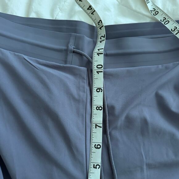 Athleta Venture Bermuda Shorts - Tempest Violet -UPF 50+ - Picture 6 of 8